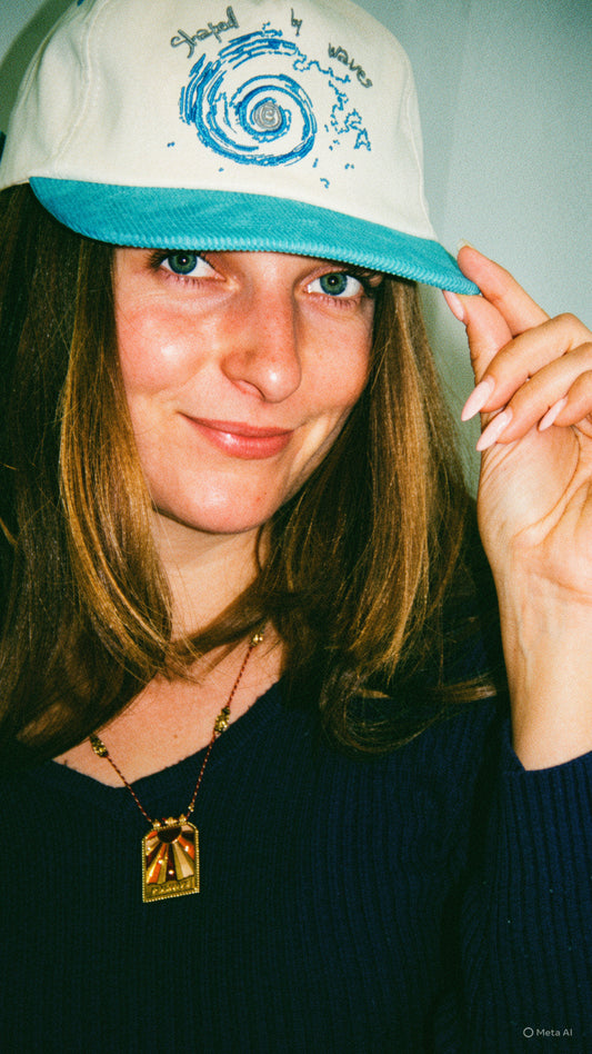 Shaped by Waves – Casquette Unisexe (Eau) 🌊