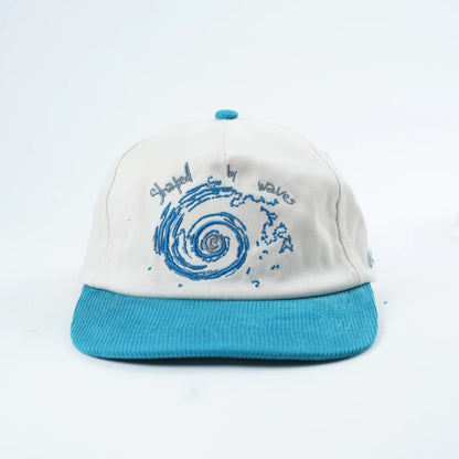Shaped by Waves – Casquette Unisexe (Eau) 🌊