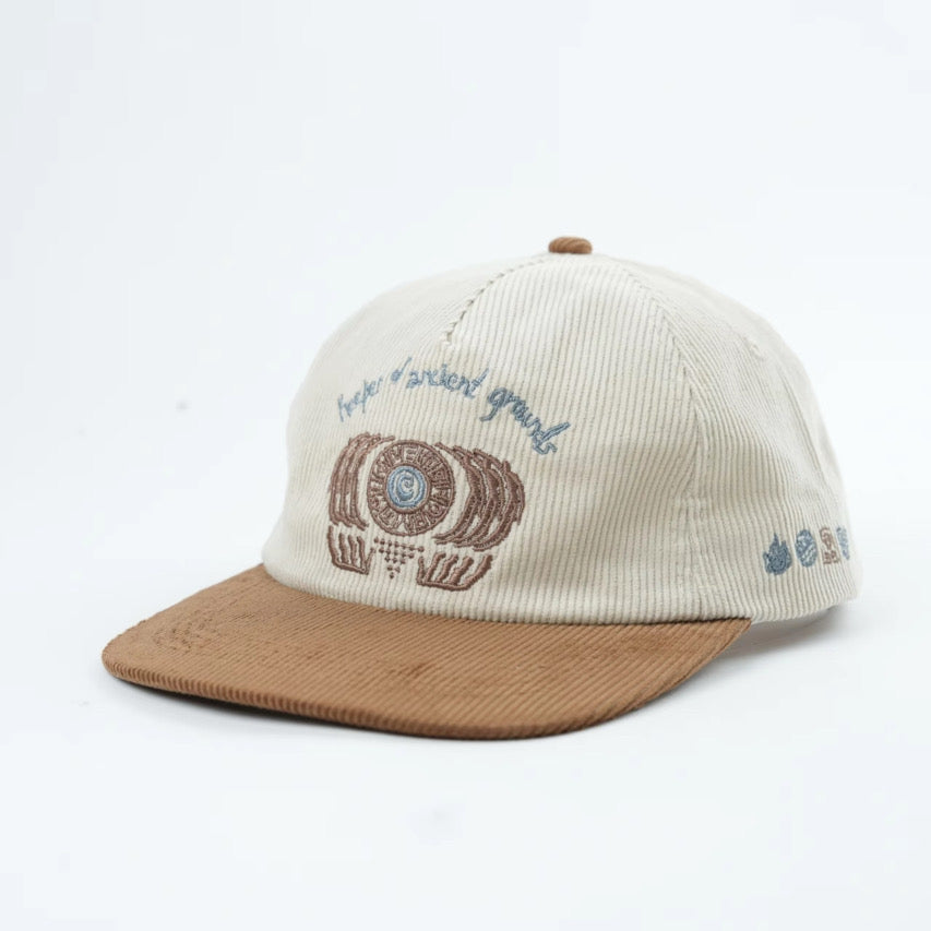 Keeper of Ancient Grounds – Casquette Unisexe (Terre) 🌍